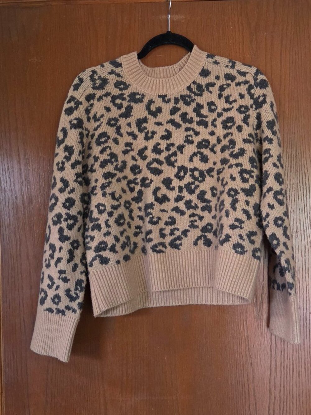 Abercrombie & Fitch Women's Cheetah Printed Crewneck Sweater Tand and Black XS